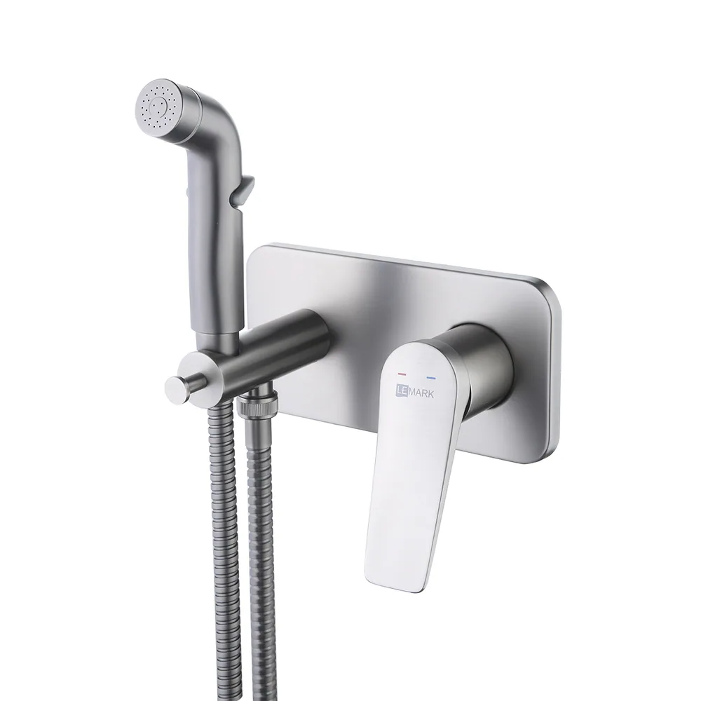 LM3720GM Смеситель Lemark Bronx с гигиеническим душем, встраиваемый